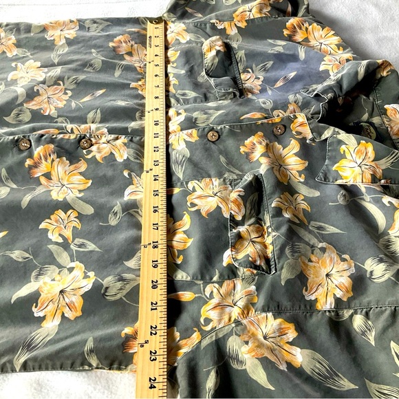 Tommy Bahama Men’s Gray Green Sz Lg Honeysuckle Button Down 100% Rayon Shirt - Picture 3 of 8